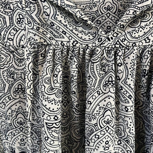 GAP flutter sleeve blouse size small - Picture 4 of 7